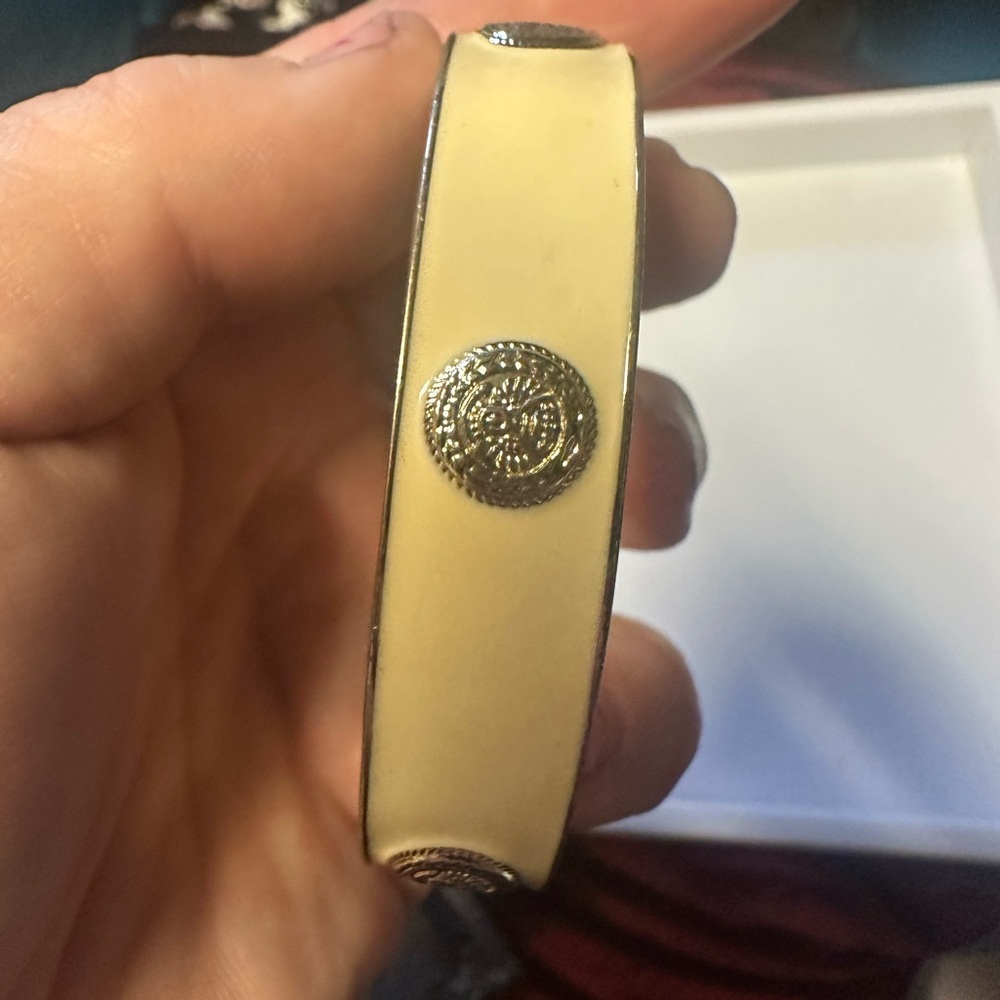 Cream Bangle with Silver Accents‎